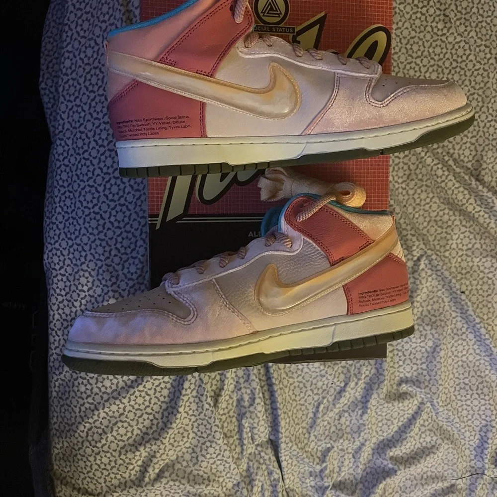 Nike dunk x social status strawberry milk - Picture 3 of 5